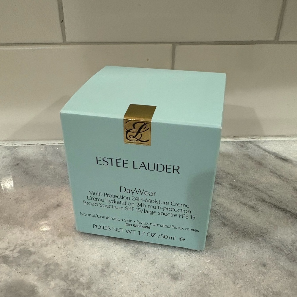 Estée Lauder DayWear Moisturizer 1.7oz